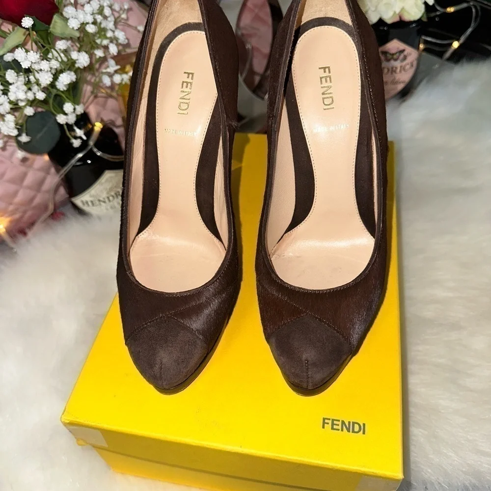 FENDI Décolleté Cavallino Camoscio Pony Hair Suede Platform Pump Brown 38 Italy